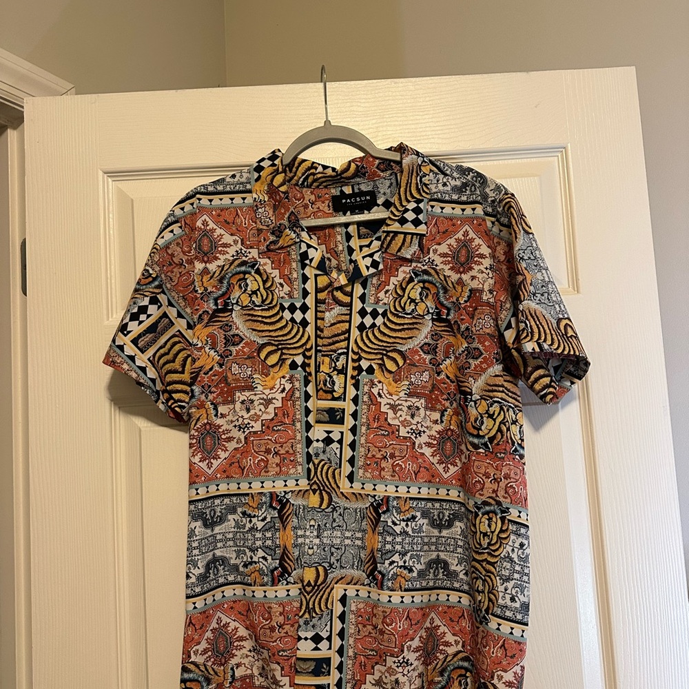 PacSun Men's Vibrant Patterned Shirt - Red, Blue, Yellow
